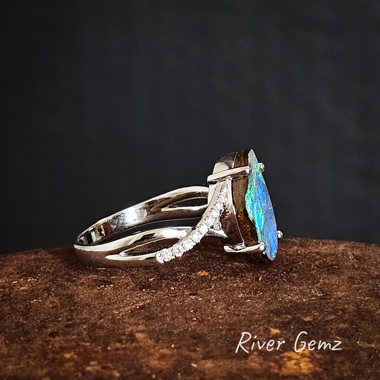 Alternate side view of the high grade white gold ring.