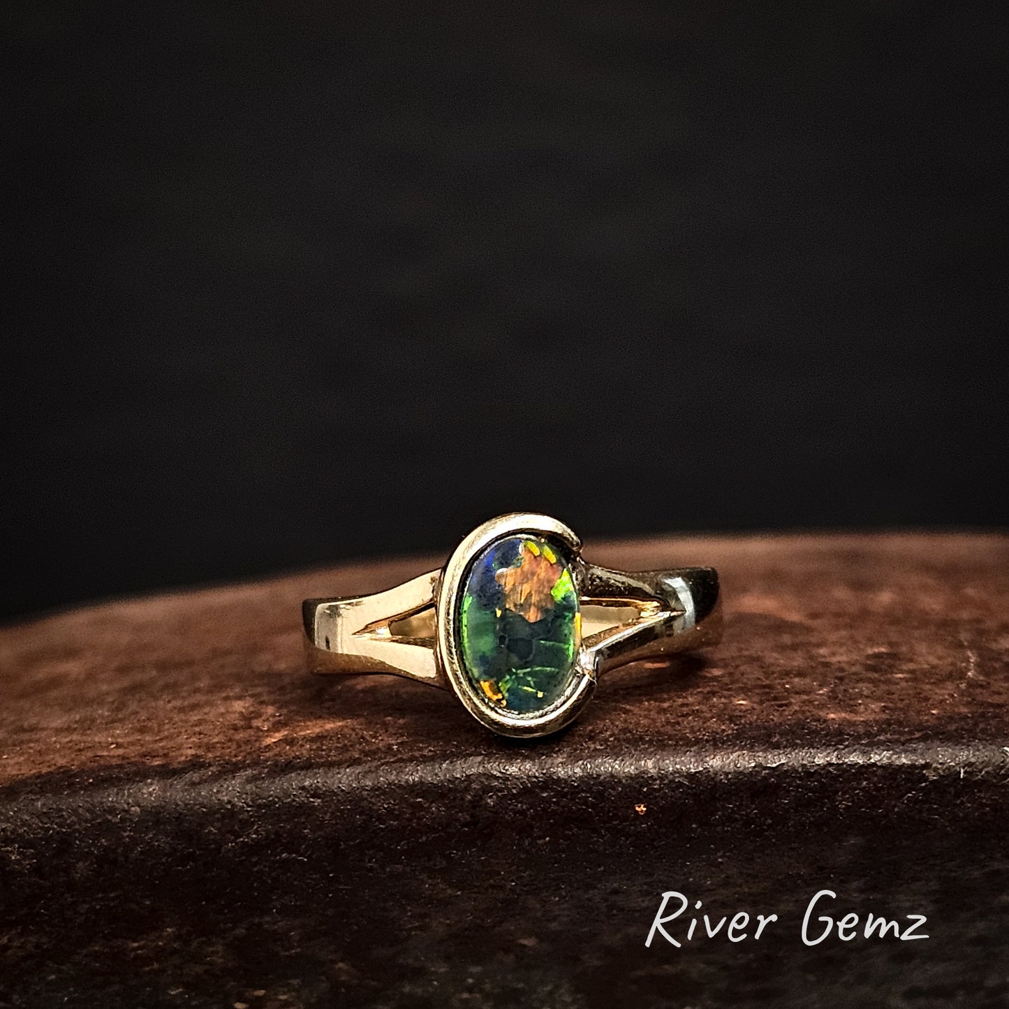 Lightning Ridge Black Opal in 18K Ring [#781]