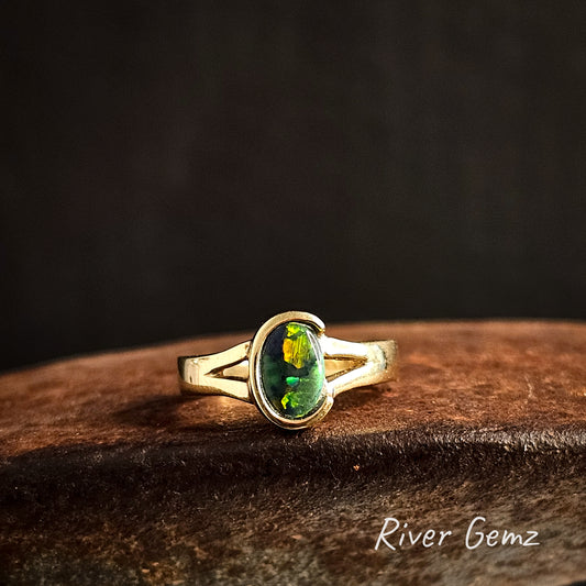 Lightning Ridge Black Opal in 18K Ring [#781]