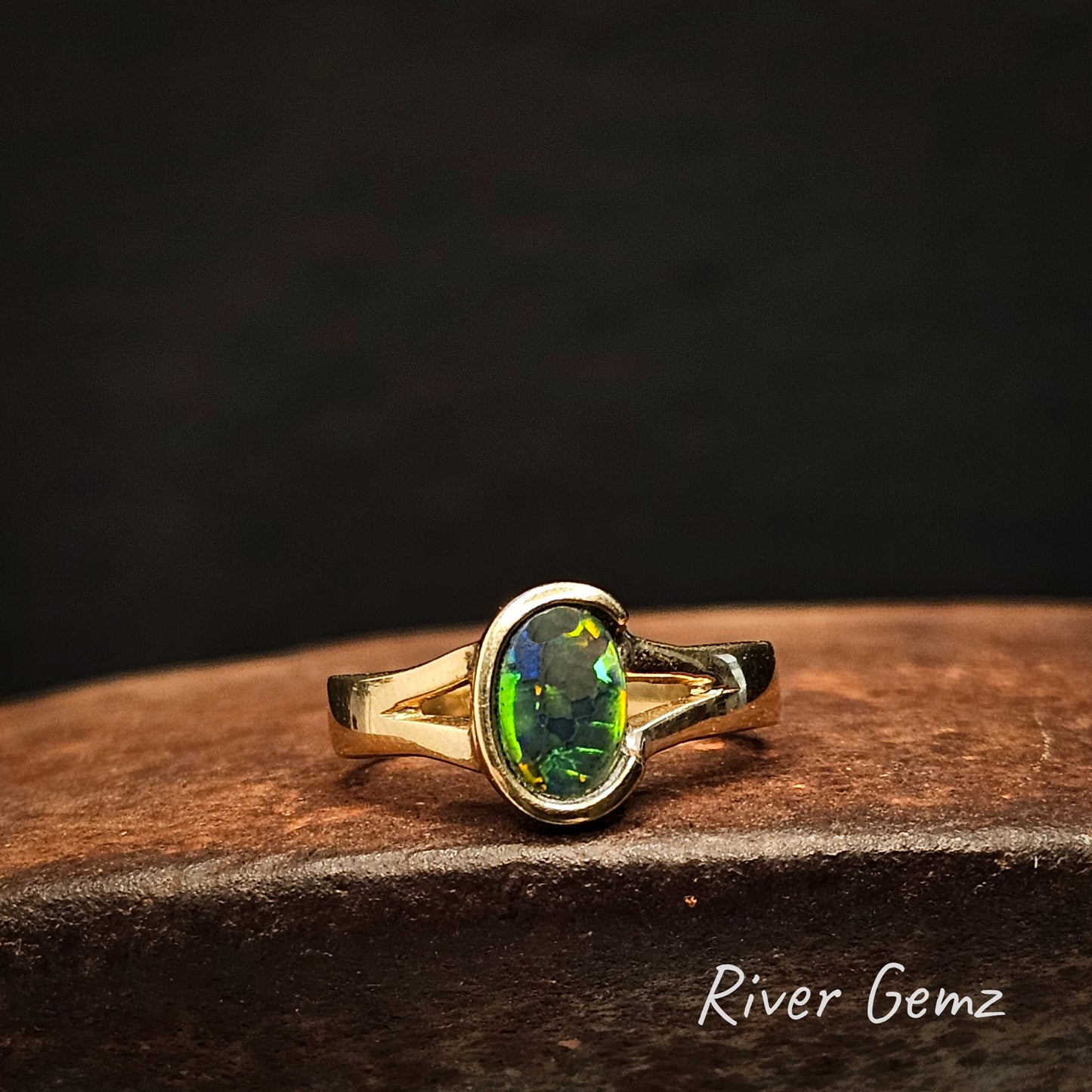 Lightning Ridge Black Opal in 18K Ring [#781]