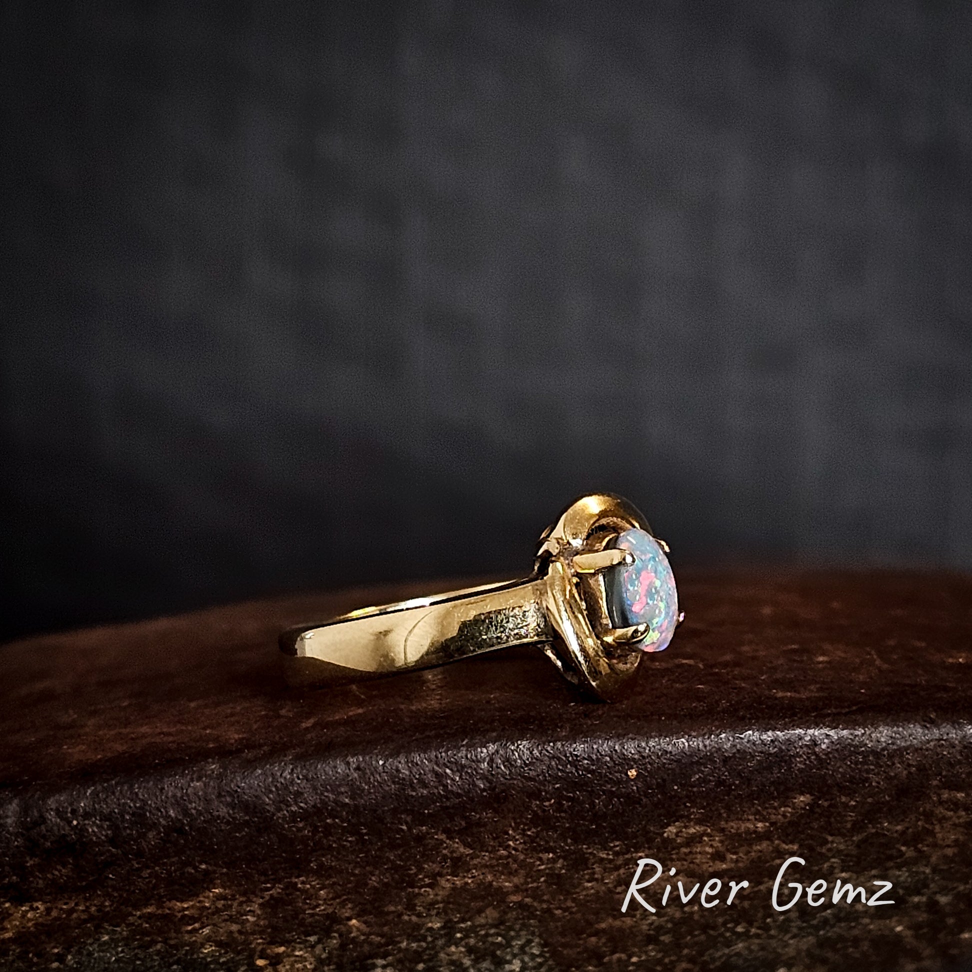 Side view of ring shows the uniform thickness of the shank.