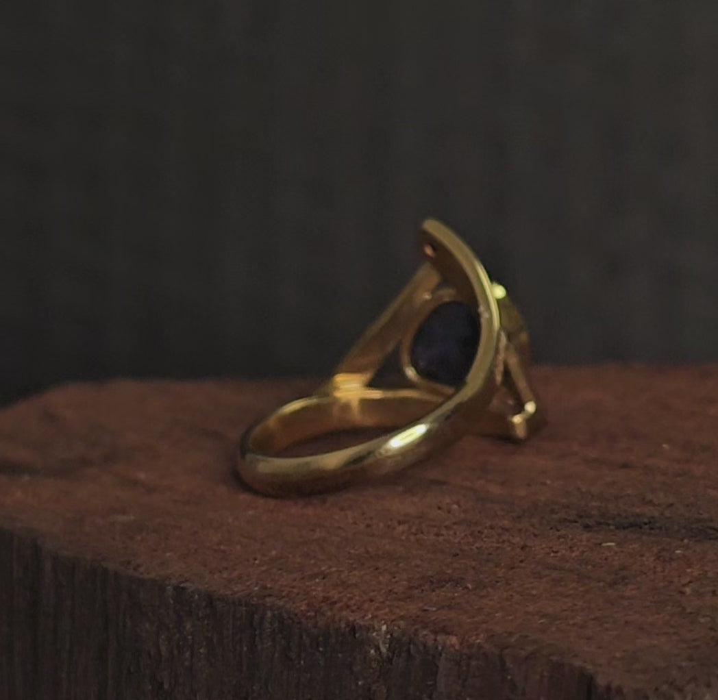 Video showing the diamonds and opal gold ring rotate 180 degrees.